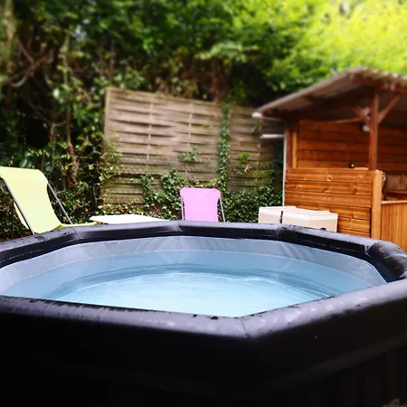 Semesterbostad Nouveaute Maison Cocooning Avec Jardin, Terrasse Couverte Et Jacuzzi *